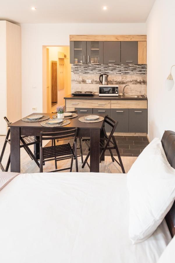 יאשי Aparthotel Metropol מראה חיצוני תמונה
